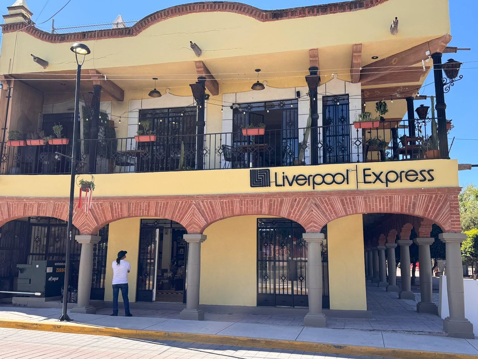 Liverpool Express Abre Liverpool Express en el centro de Tequisquiapan | Bitácora Diario